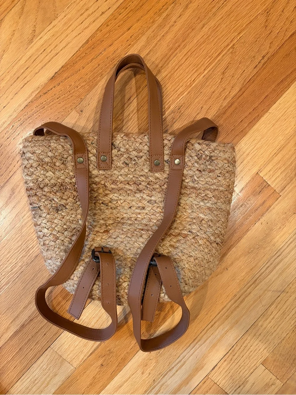 XIX PALMS Natural Straw Backpack with Tan Faux-Leather Straps
